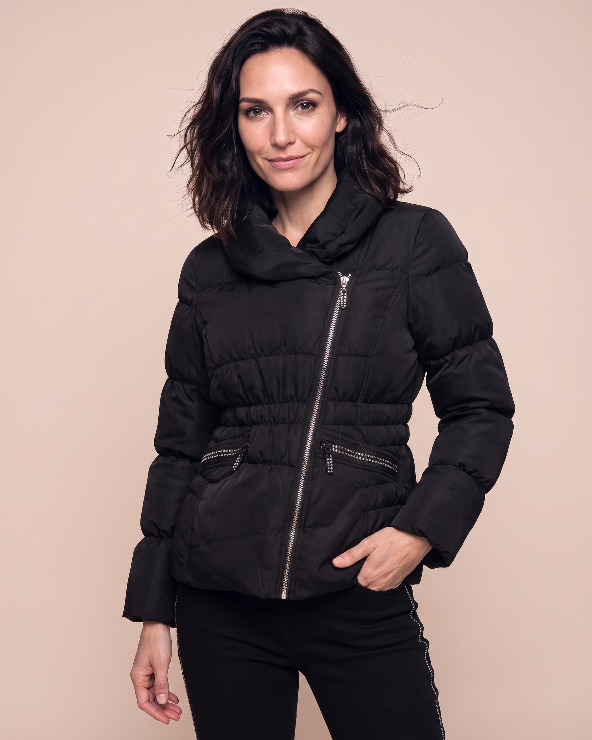 Produktabbildung für Steppjacke mit Strassdetails