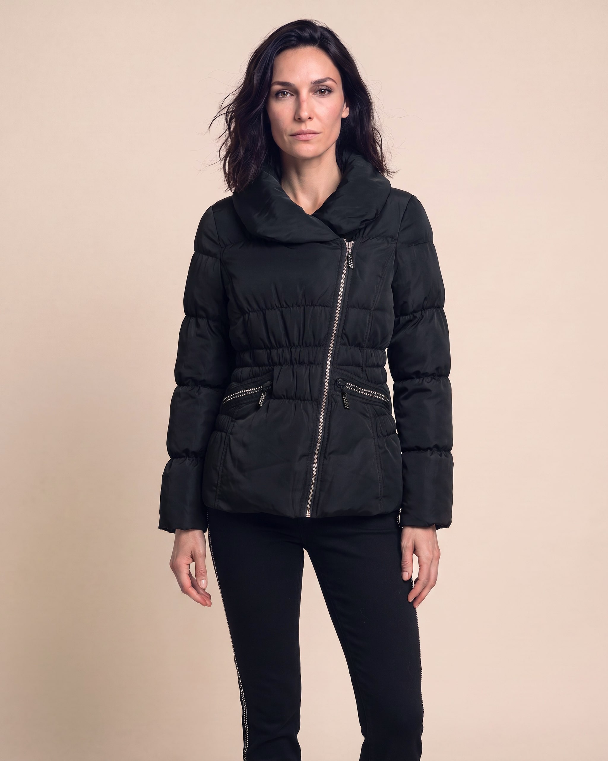 Produktabbildung für Steppjacke mit Strassdetails