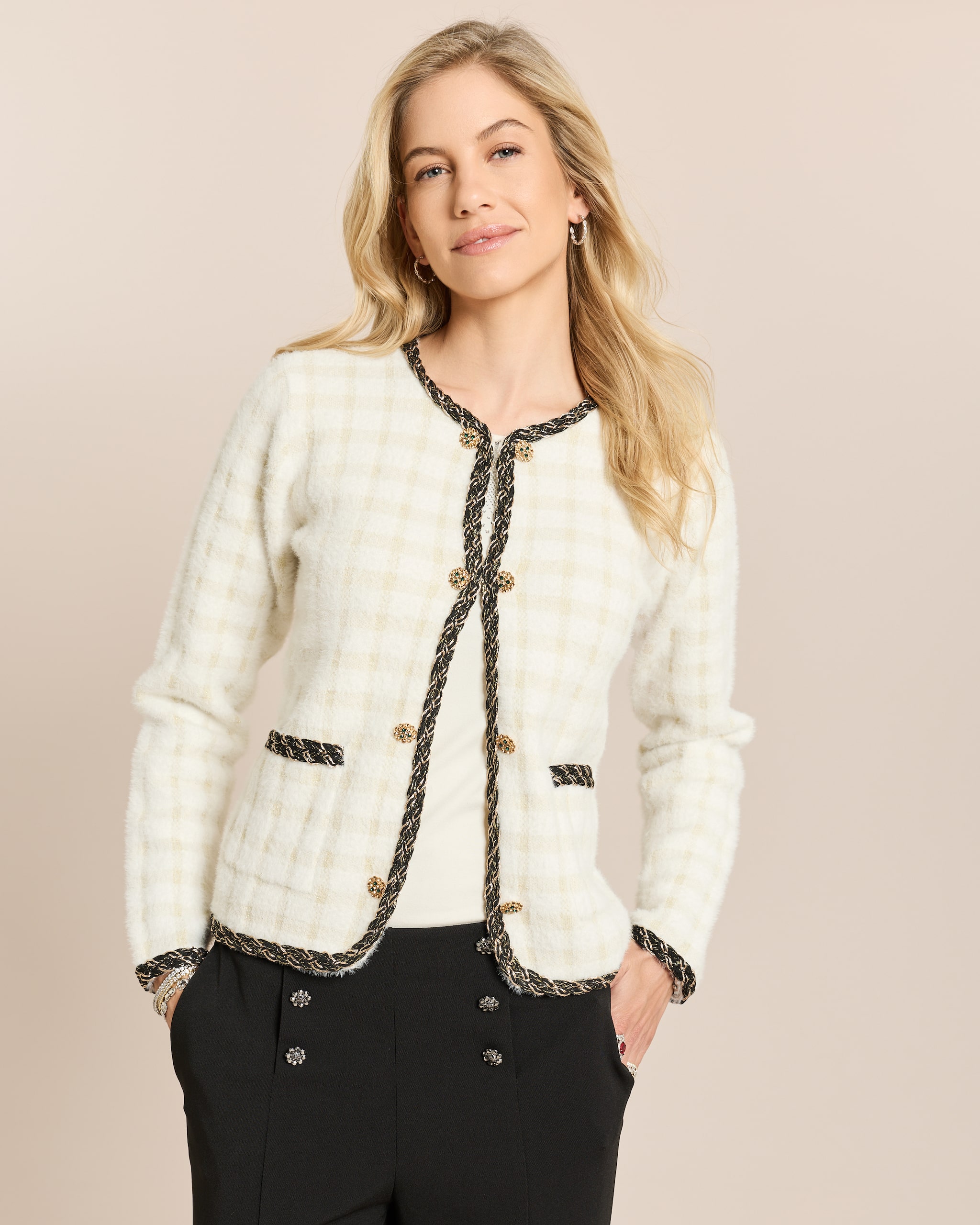 Produktabbildung für Cardigan mit Karomuster und Kontrast