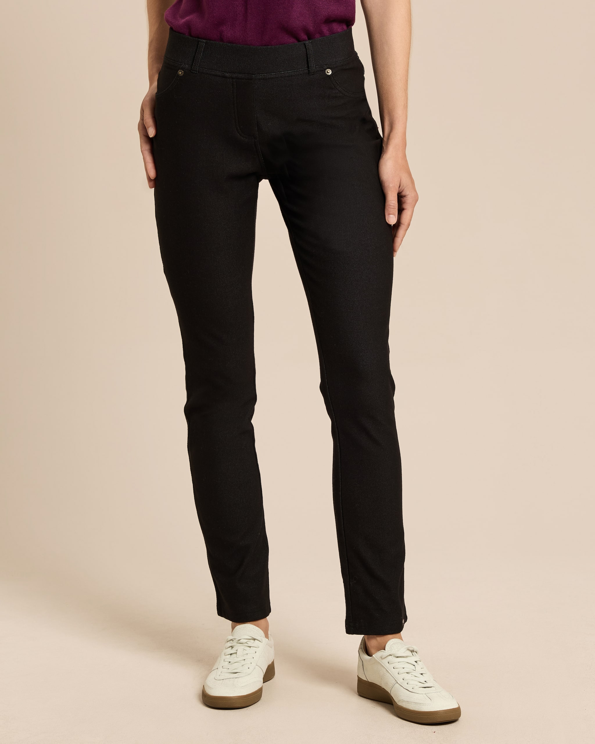 Produktabbildung für Slim Fit Thermohose Modell Rena