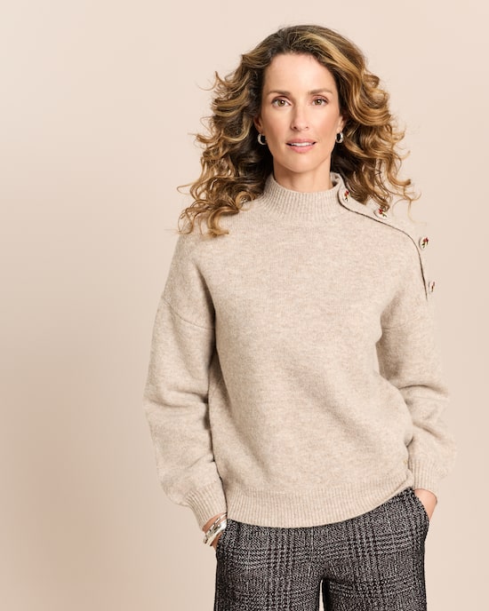 Produktabbildung für Pullover mit Knopfdetail