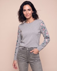 Produktabbildung für Pullover mit Blütenstickerei