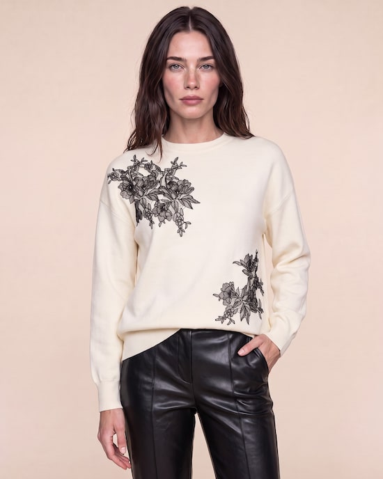 Produktabbildung für Pullover mit Spitzenapplikation
