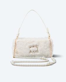 Produktabbildung für Felltasche mit Perlenkette